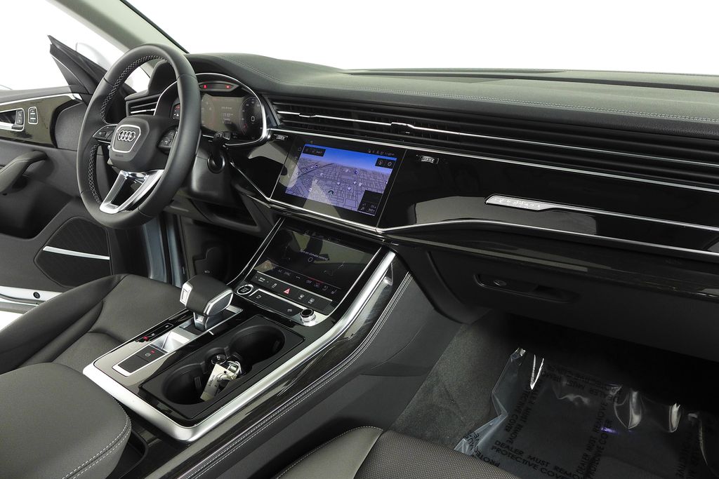 Thumbnail: 2024 Audi Q8 - 13