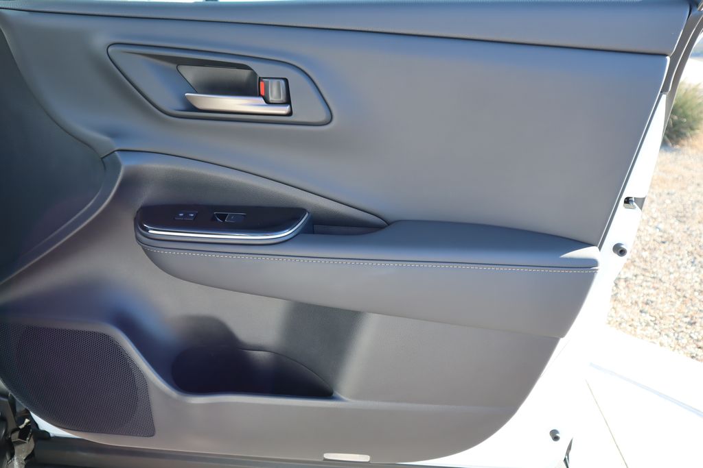 Thumbnail: 2025 Toyota Crown Signia - 24