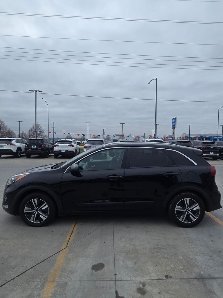 Aurora Black Pearl 2022 Kia Niro LXS FWD SUV / Crossover Front-Wheel Drive 6-Speed Automatic