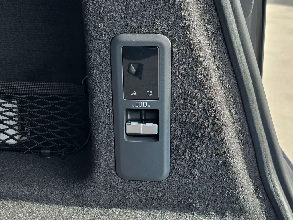 New 2026 Purple Land Rover SV image 14