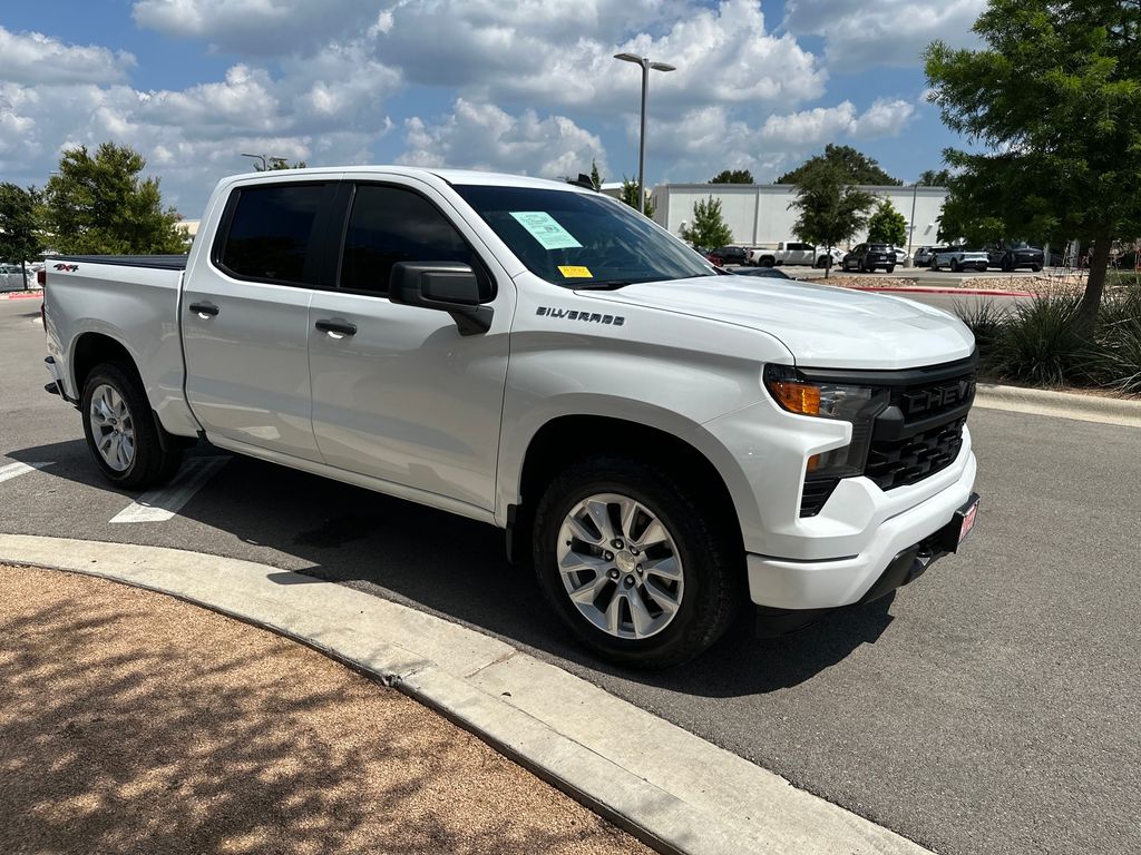 Summit White 2023 Chevrolet Silverado 1500 Custom Crew Cab 4WD Pickup Truck Four-Wheel Drive 8-Speed Automatic