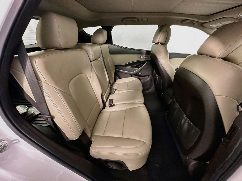 Thumbnail: 2016 Hyundai Santa Fe - 27