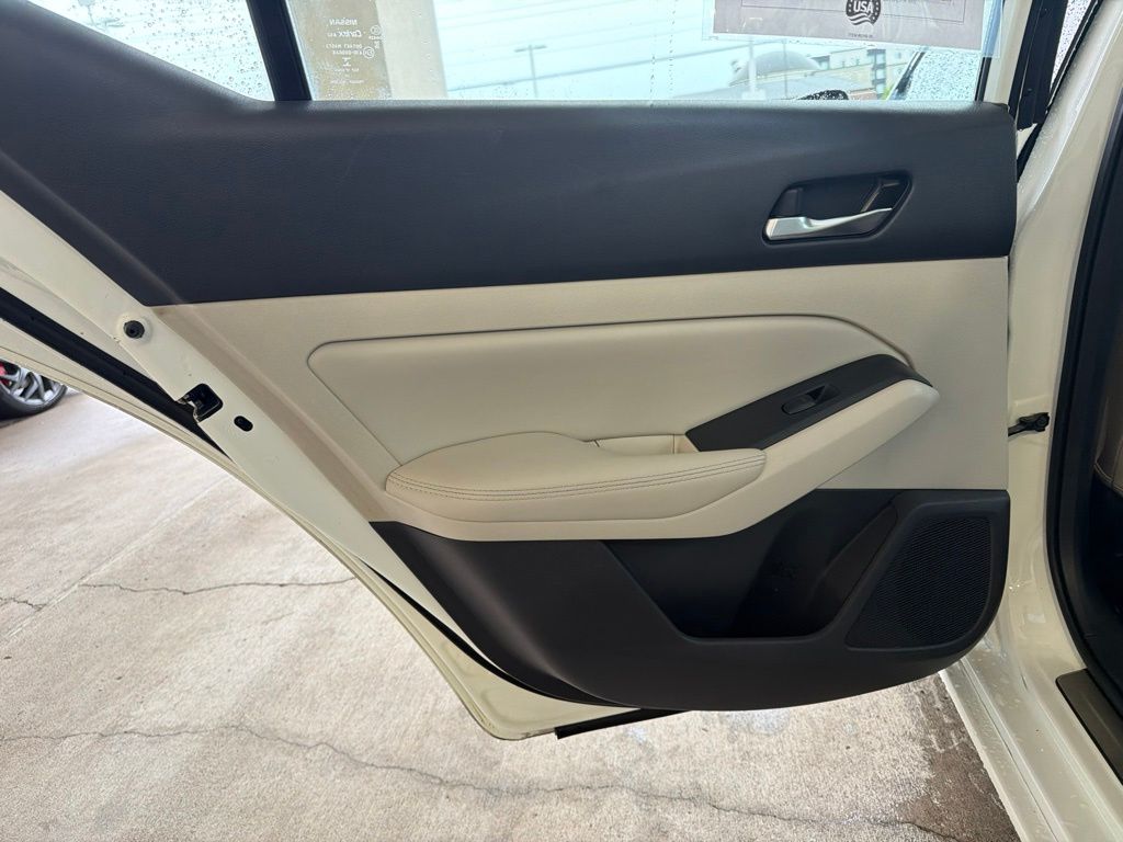 Thumbnail: 2019 Nissan Altima - 20