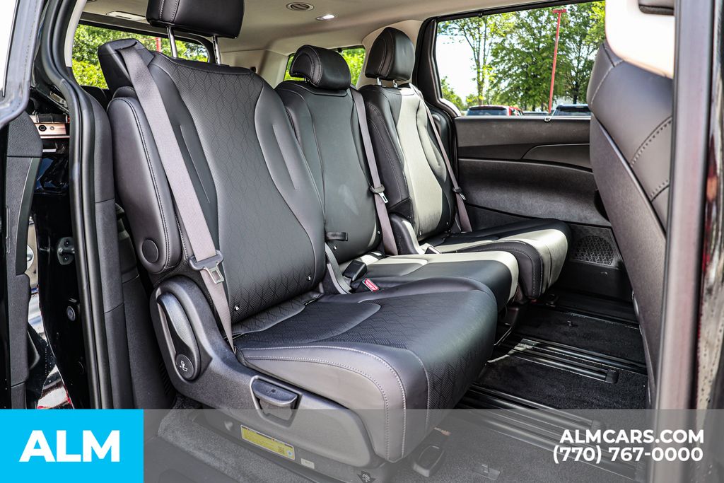 Used 2025 Black Kia SX image 23