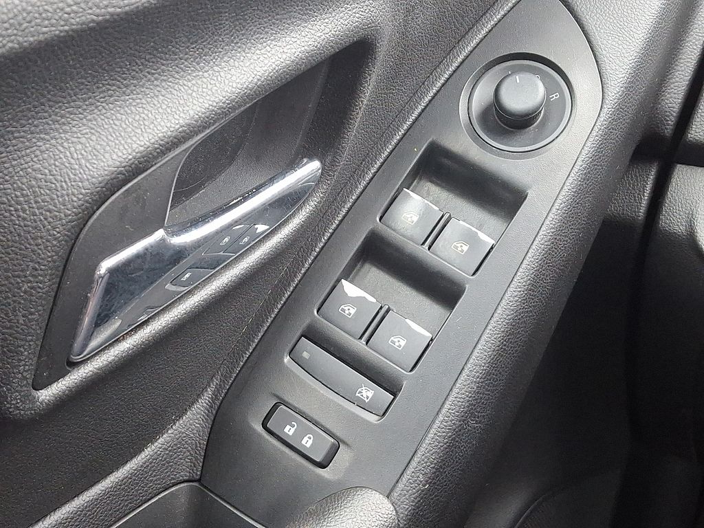 Thumbnail: 2018 Chevrolet Trax - 24