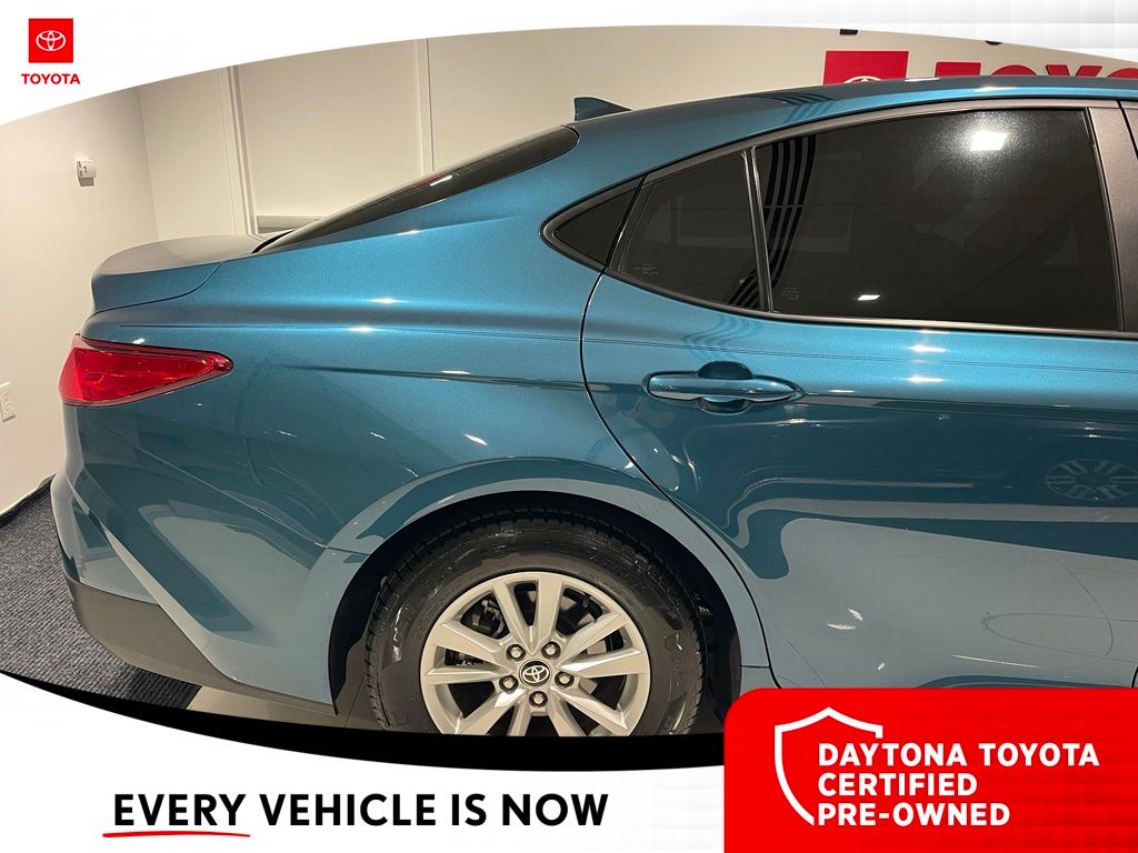 2025 Toyota Camry LE - Photo 6