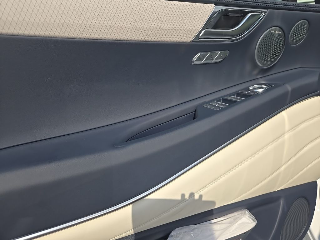 Thumbnail: 2026 Genesis GV80 - 17