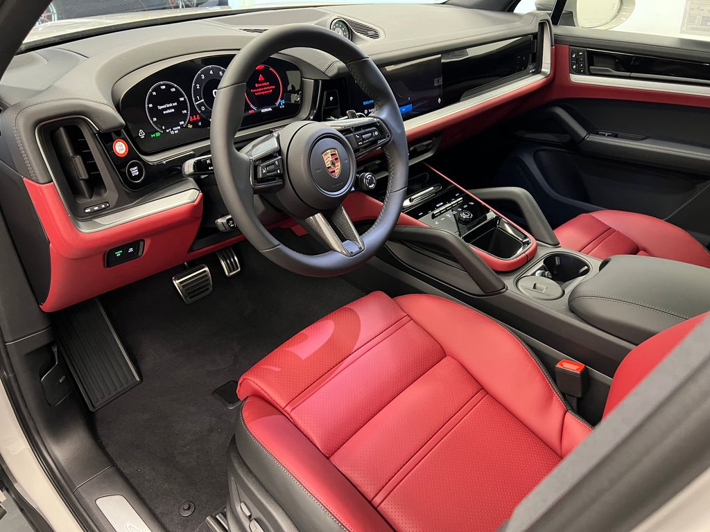 Thumbnail: 2026 Porsche Cayenne - 4