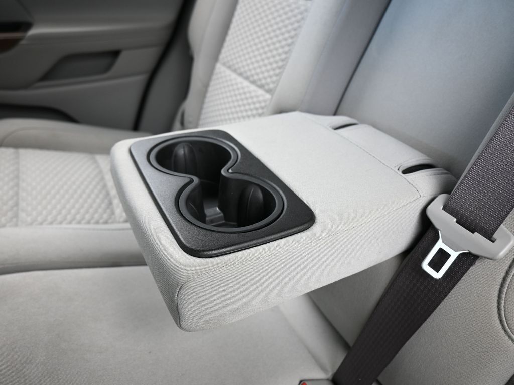 Used 2019 Summit White GMC SLE-2 image 36