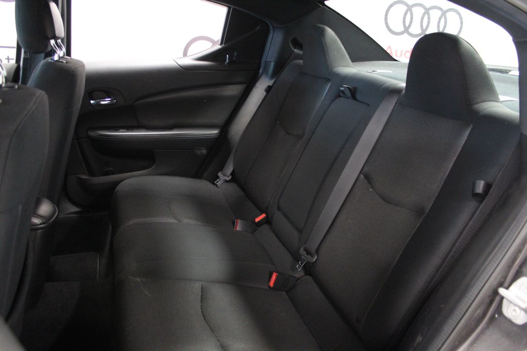 Thumbnail: 2014 Dodge Avenger - 18