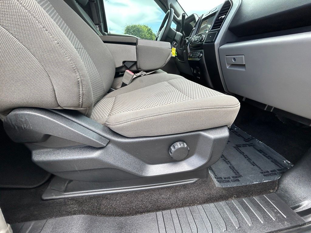 Used 2018 Gray Ford XLT image 26