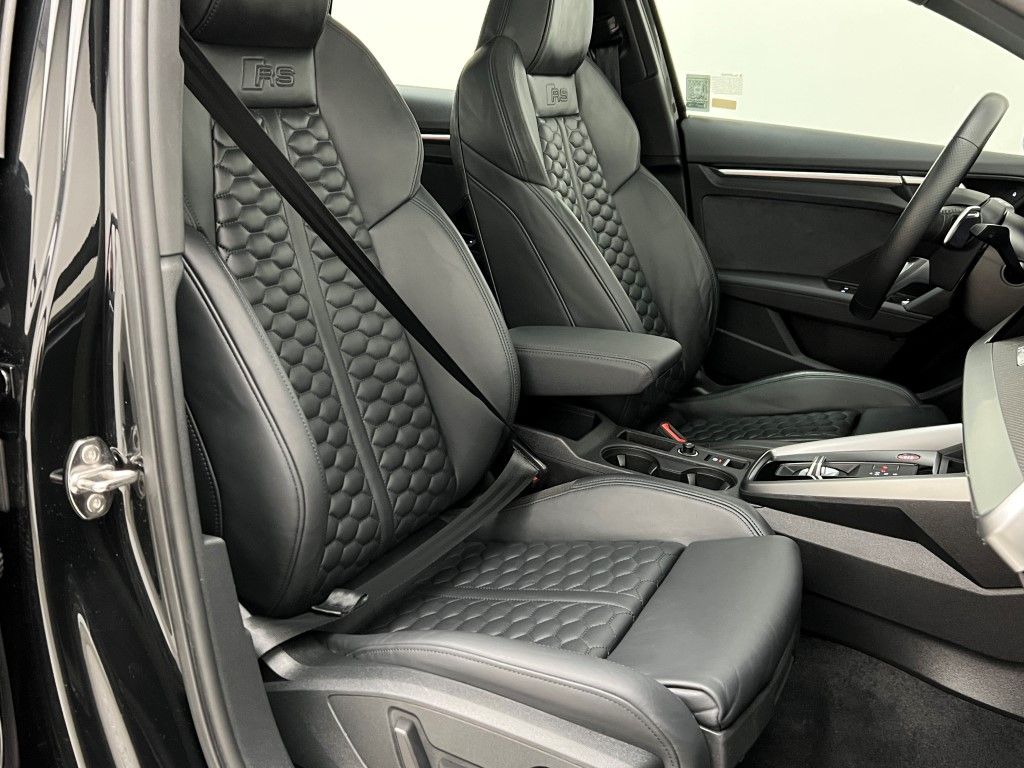 Thumbnail: 2022 Audi RS 3 - 11