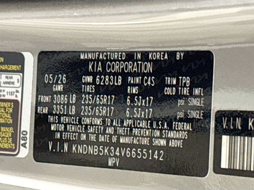 2027 Kia Carnival LX