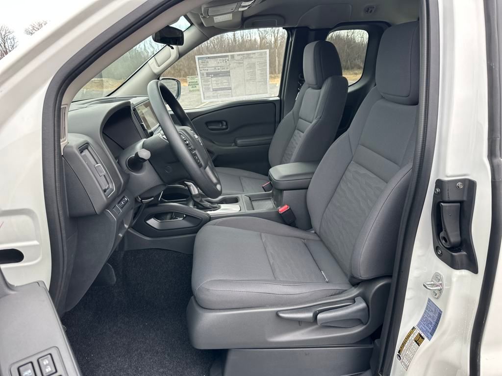 2025 Nissan Frontier S photo