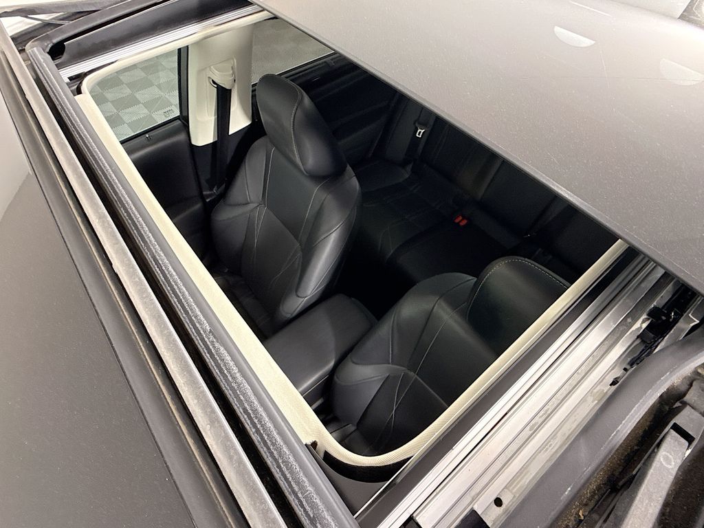 Thumbnail: 2019 Lexus ES - 22