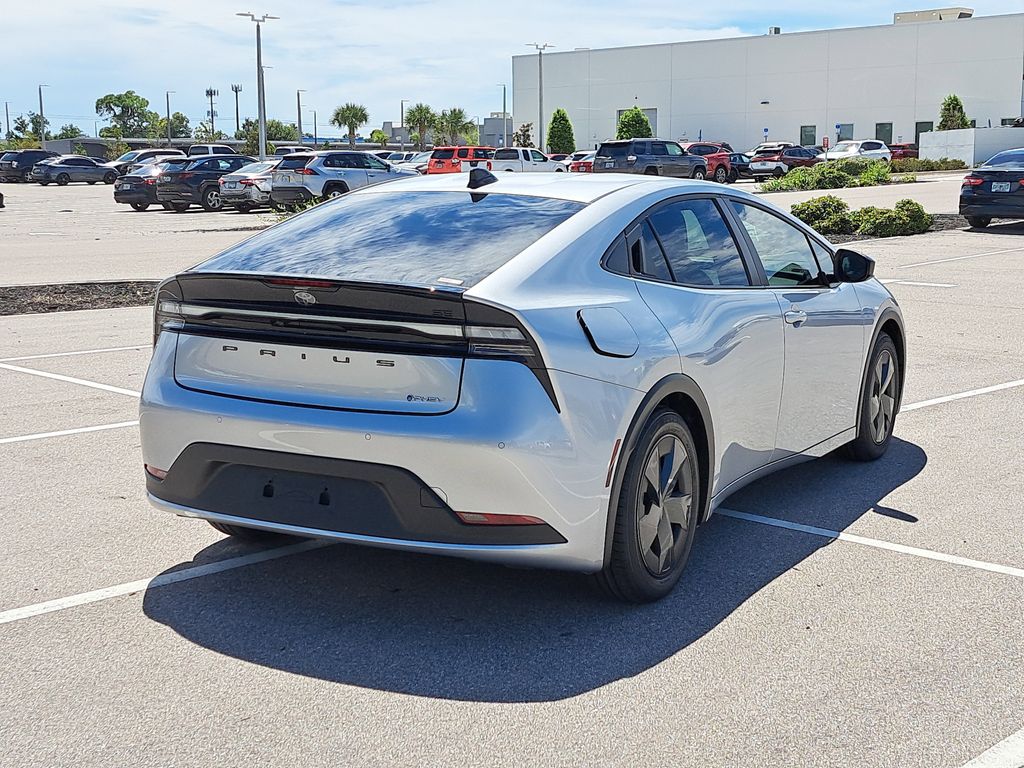 2026 Toyota Prius Plug-in Hybrid SE photo 3