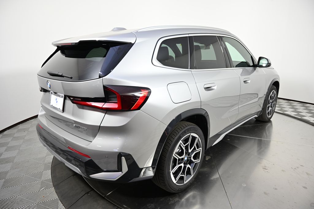 Thumbnail: 2026 BMW X1 - 5