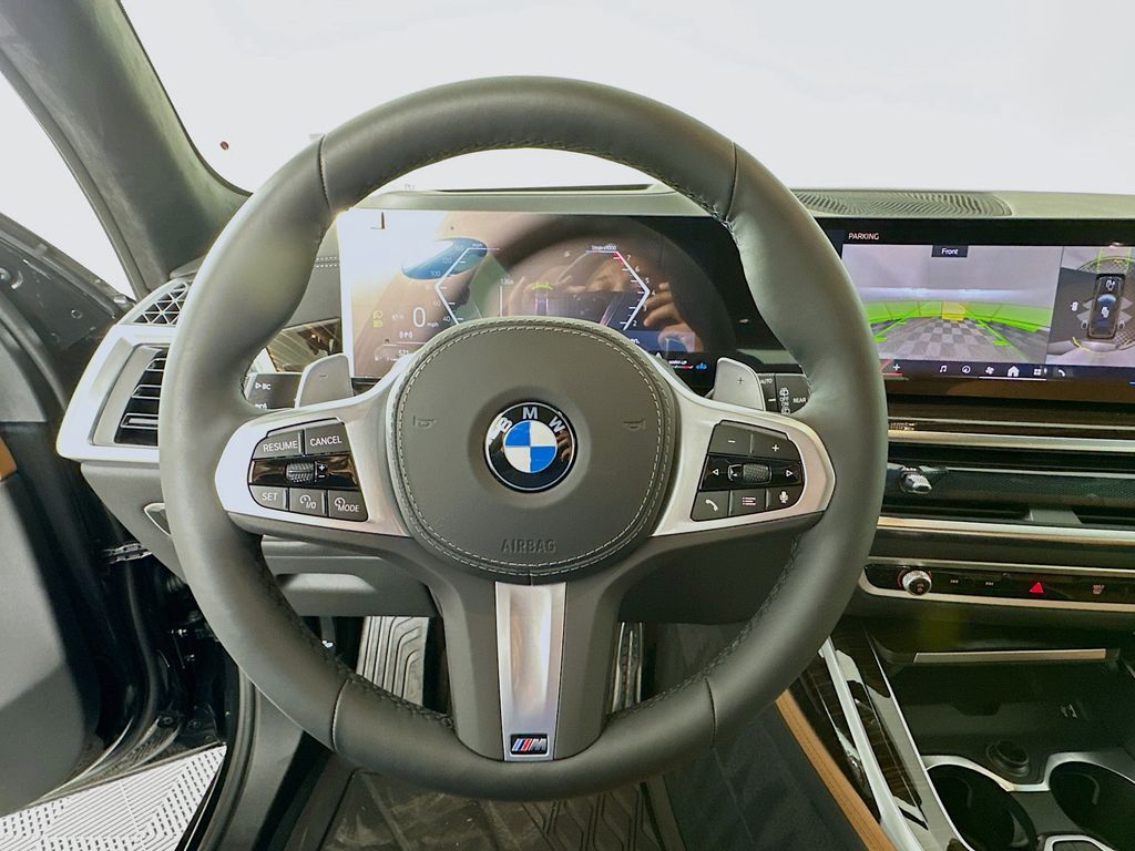 Thumbnail: 2026 BMW X7 - 10