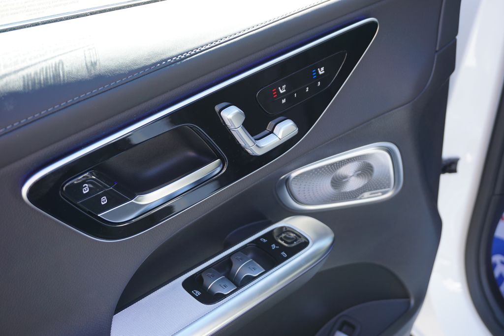 Thumbnail: 2026 Mercedes-Benz GLC - 22