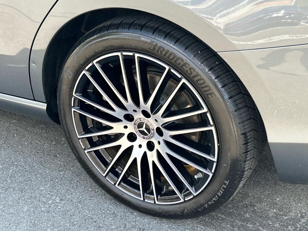 Thumbnail: 2025 Mercedes-Benz C-Class - 7