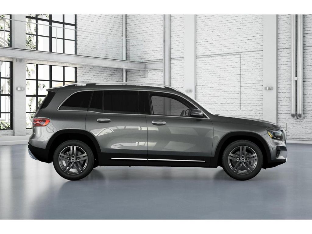 2025 Mercedes Benz GLB 250 4MATIC photo 2