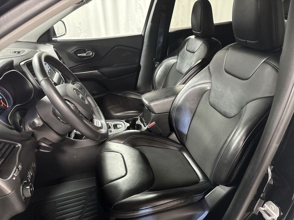 used 2019 Jeep Cherokee car, priced at $16,702