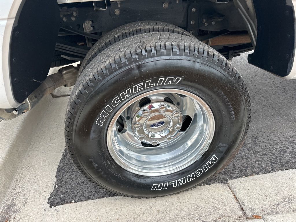 2019 Ingot Silver Metallic Ford Super Duty F-350 DRW Platinum 4X4 Truck