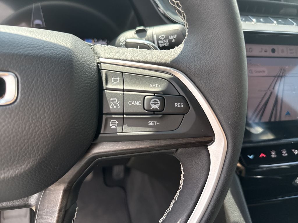 2026 Jeep Grand Cherokee Altitude Black at Victoria Chrysler Dodge Jeep Ram