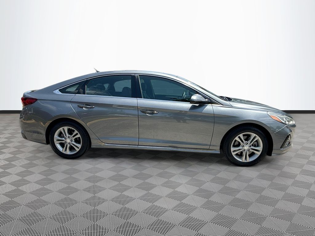Used 2018 Gray Hyundai Sport+ image 8