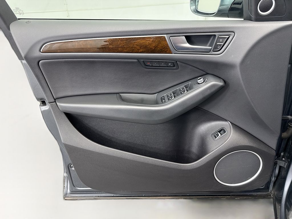 Thumbnail: 2016 Audi Q5 - 23