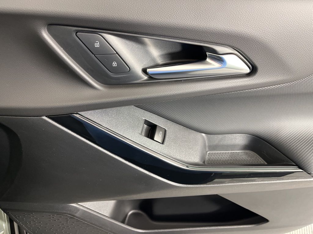 Thumbnail: 2026 Chevrolet Equinox - 10