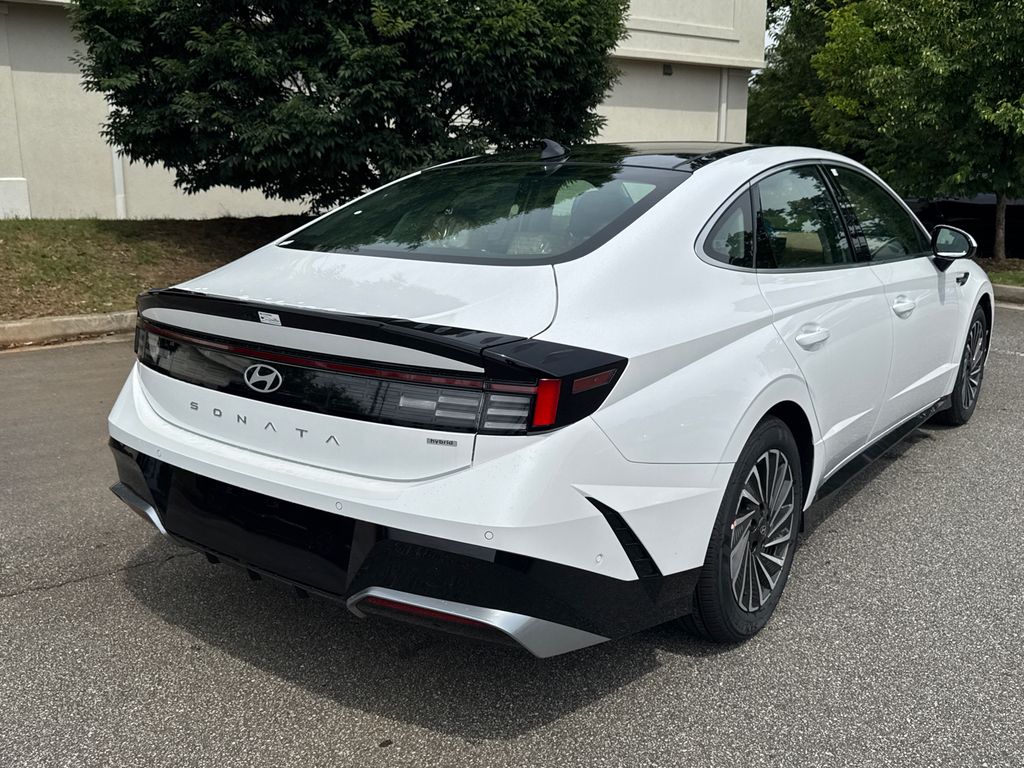 2025 Hyundai Sonata Hybrid Limited photo 4