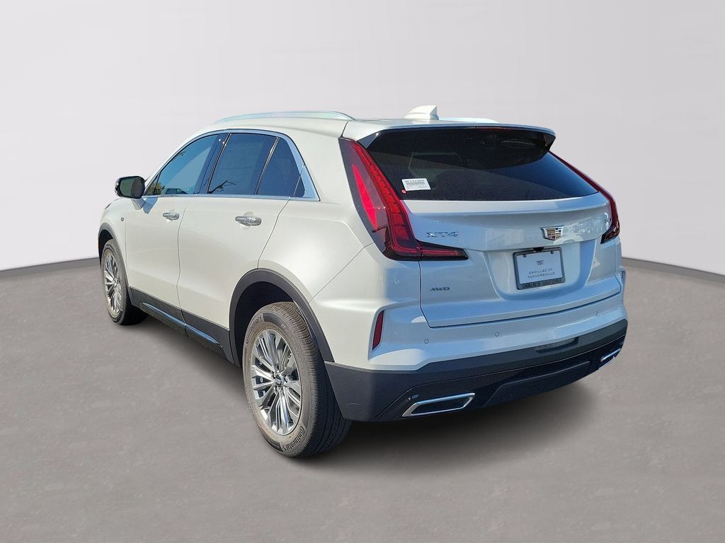 2025 Cadillac XT4 Premium Luxury 3