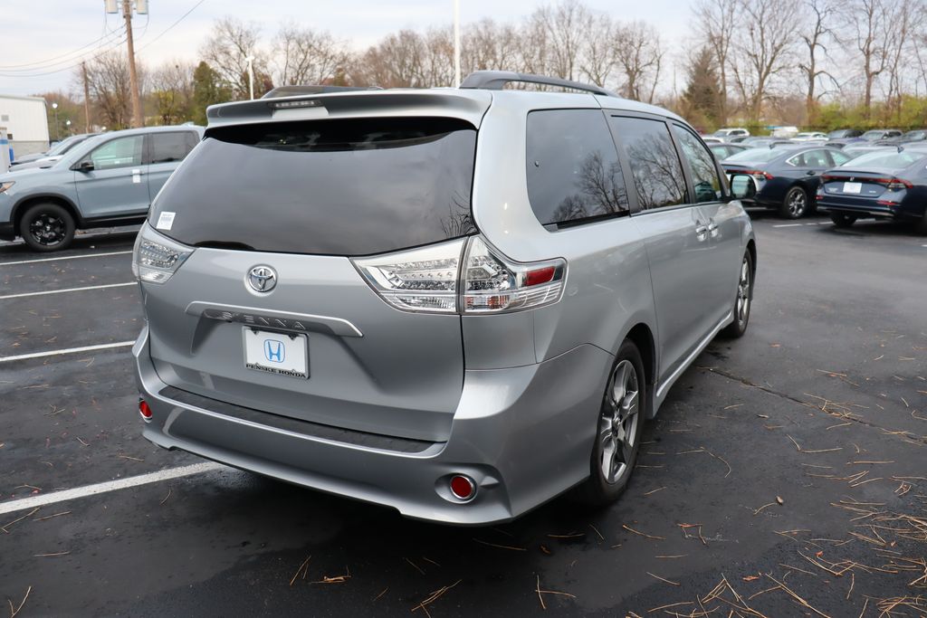 2017 Toyota Sienna SE 5