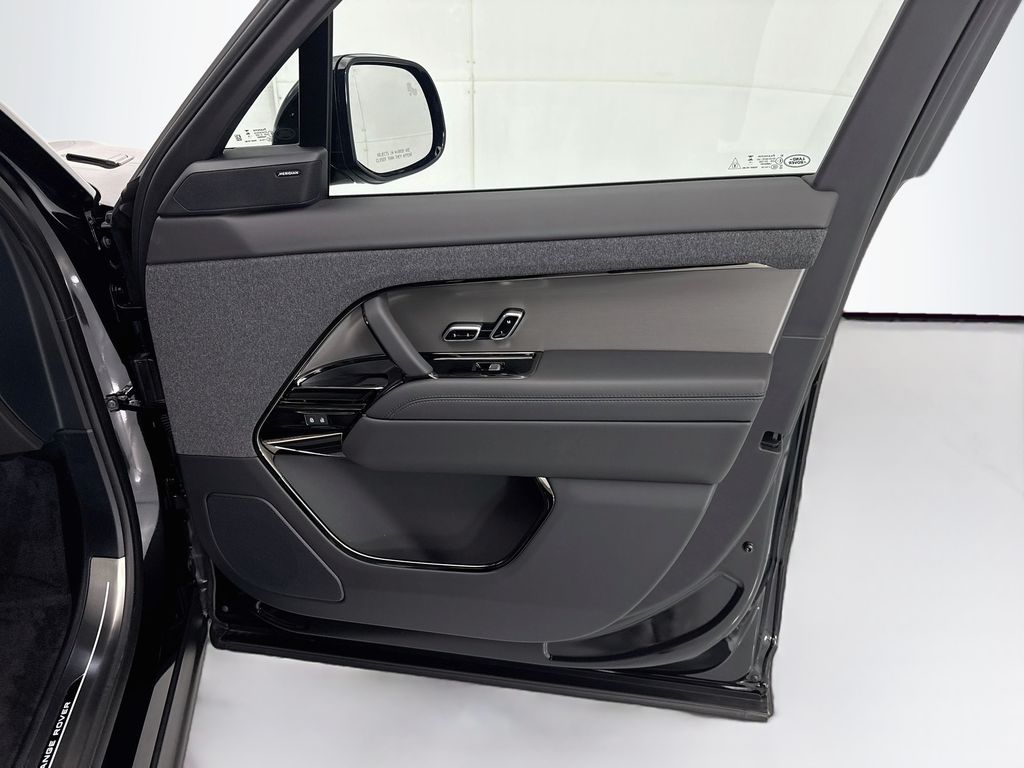 New 2026 Black Land Rover SE image 24