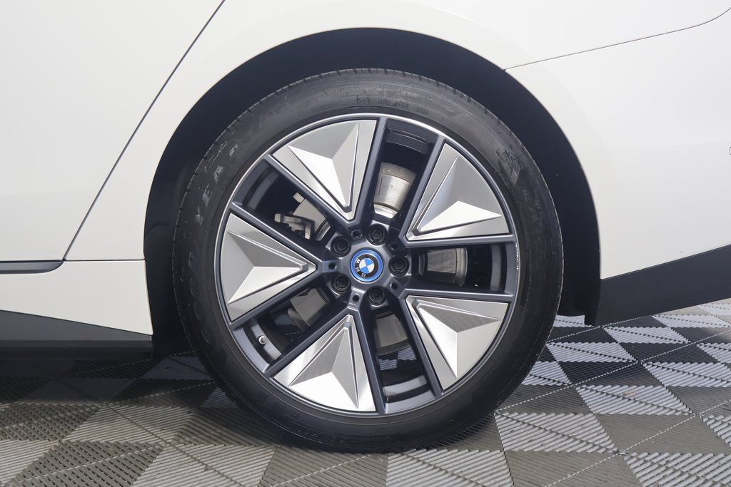 2024 BMW i4 eDrive40 16