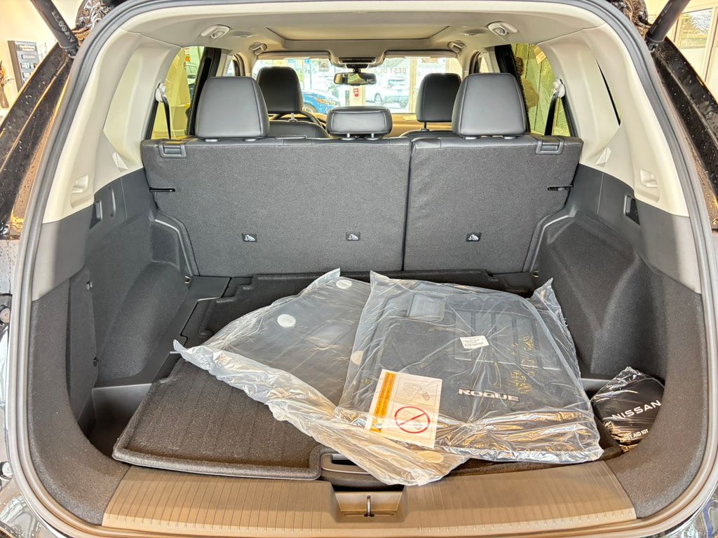 2025 Nissan Rogue Platinum