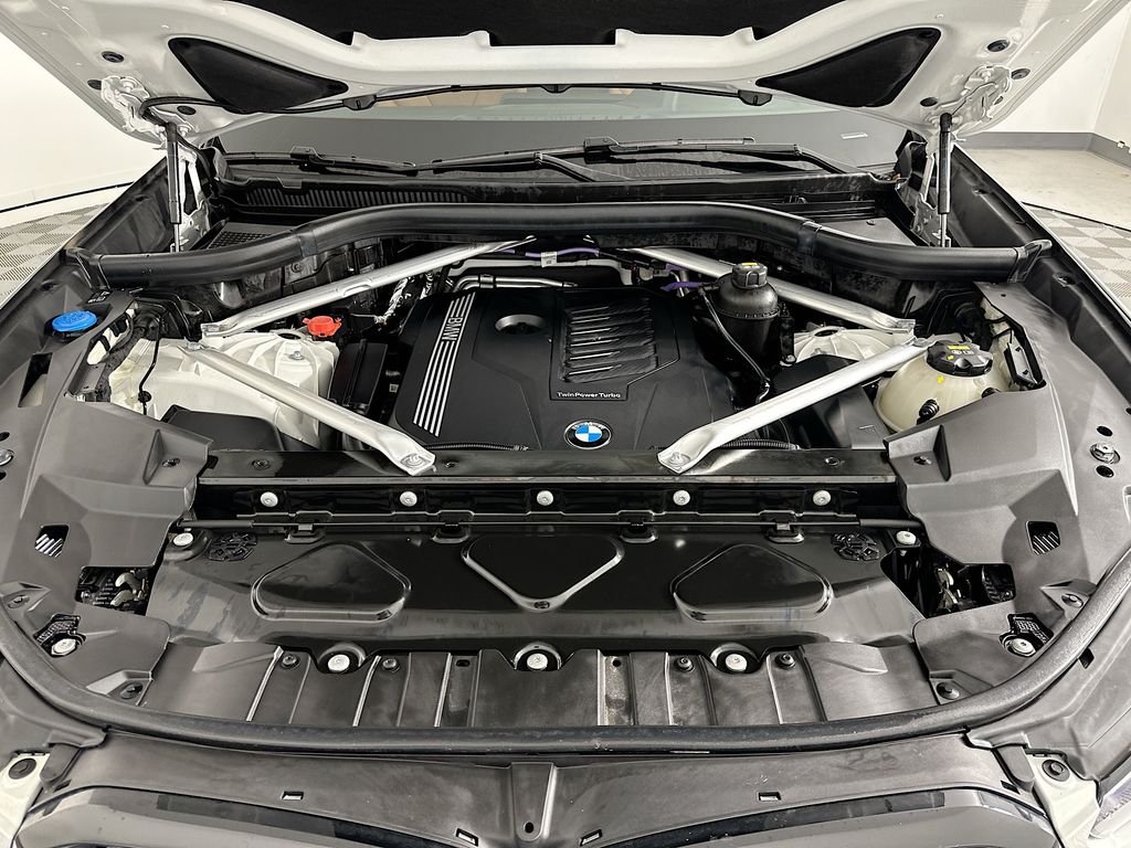 Thumbnail: 2022 BMW X6 - 31