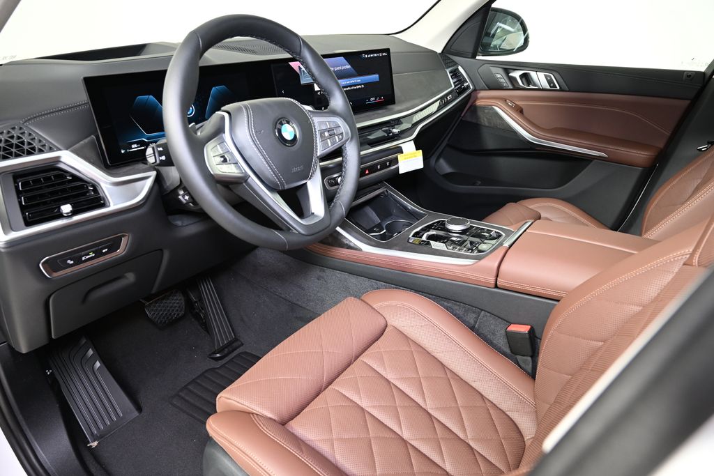 2025 BMW X7 xDrive40i 15