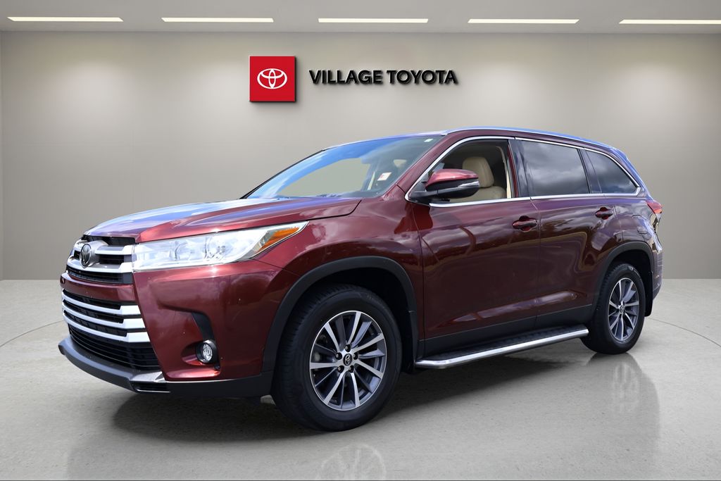 Ooh La La Ro 2019 Toyota Highlander XLE FWD SUV / Crossover Front-Wheel Drive 8-Speed Automatic