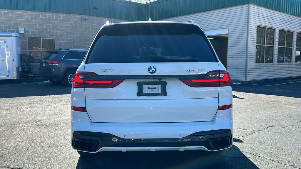 2022 BMW X7 xDrive40i 5