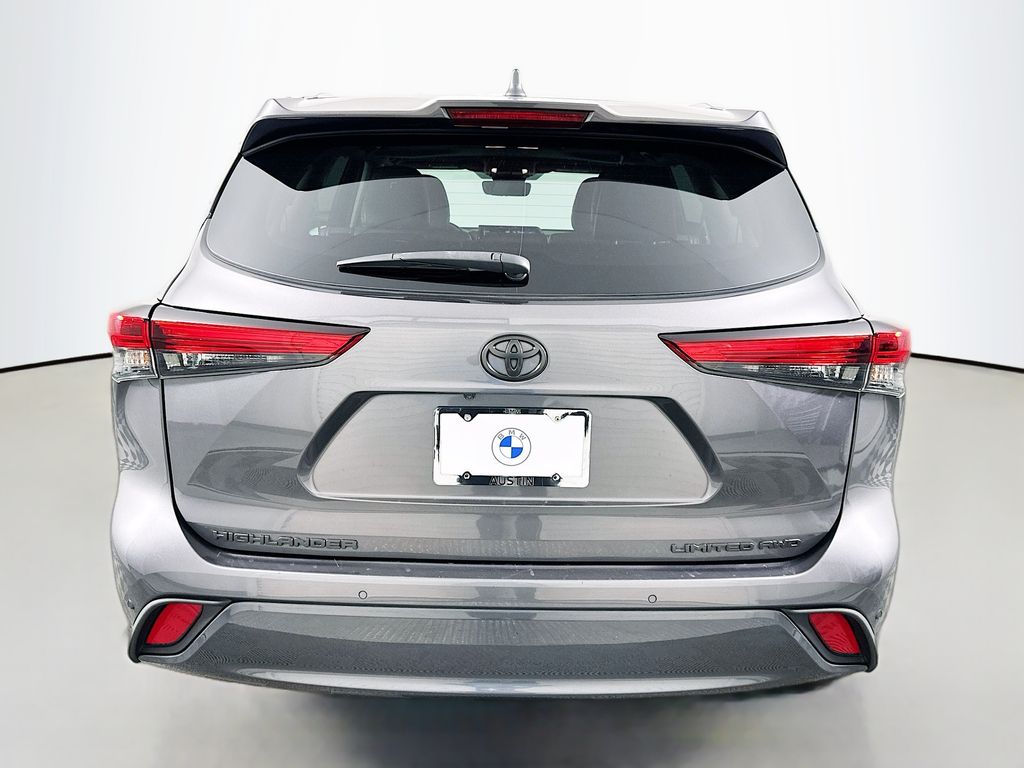 Thumbnail: 2021 Toyota Highlander - 6