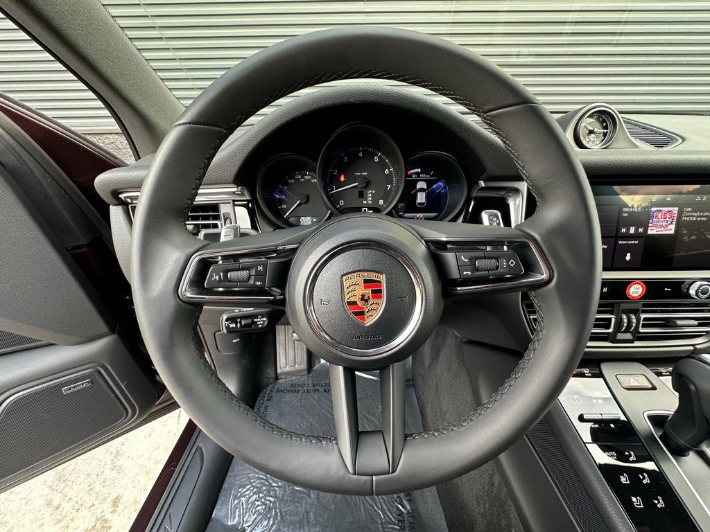 Thumbnail: 2026 Porsche Macan - 16