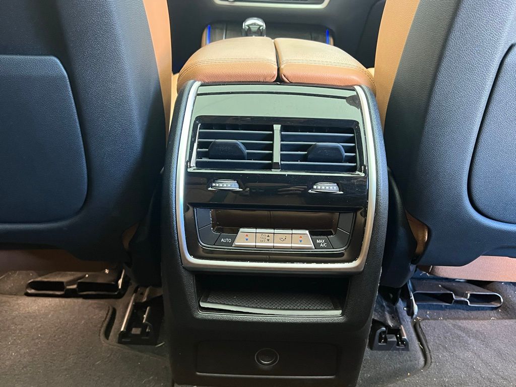 Thumbnail: 2022 BMW X5 - 9