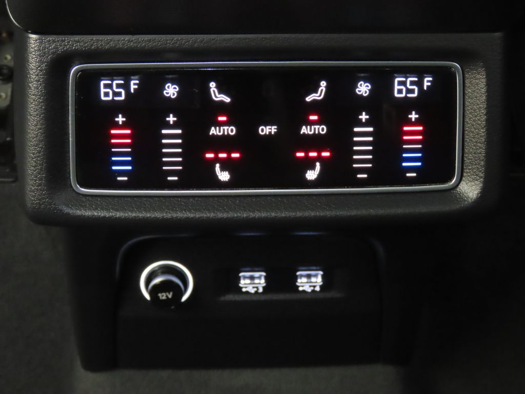 Thumbnail: 2019 Audi e-tron - 24