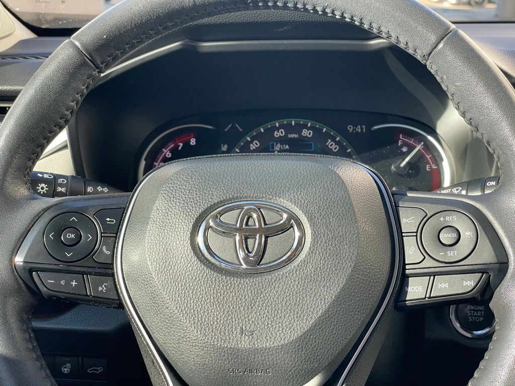 Thumbnail: 2022 Toyota RAV4 - 12
