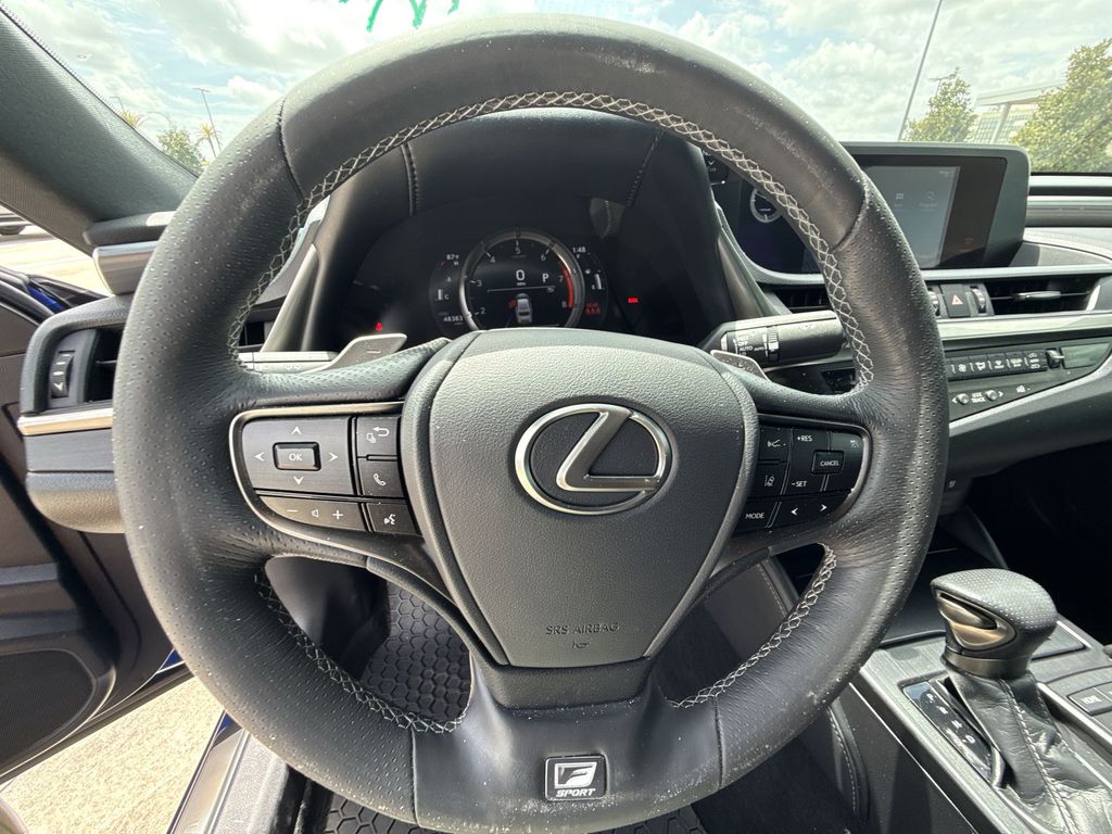 Thumbnail: 2021 Lexus ES - 21
