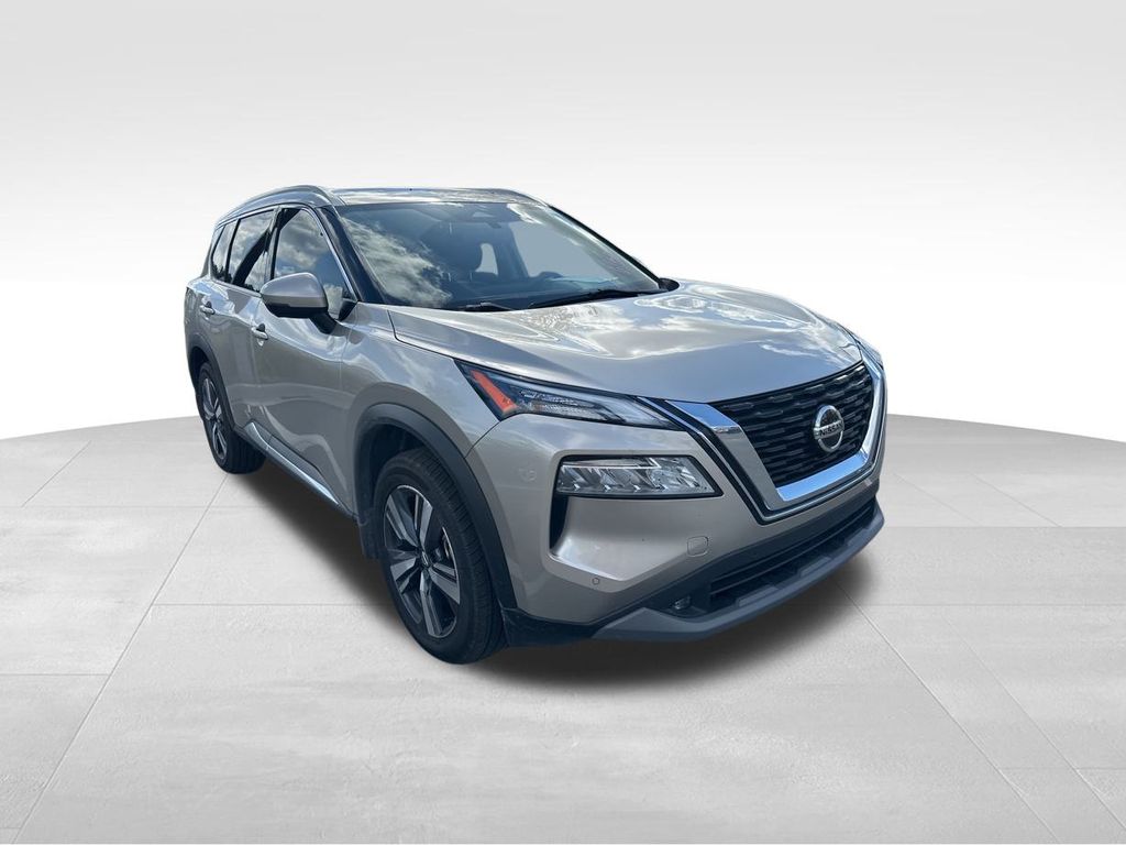 2021 Champagne Silver Metallic Nissan Rogue SL FWD SUV