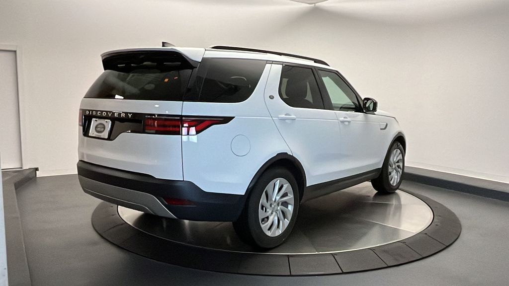 2024 Land Rover Discovery S 5