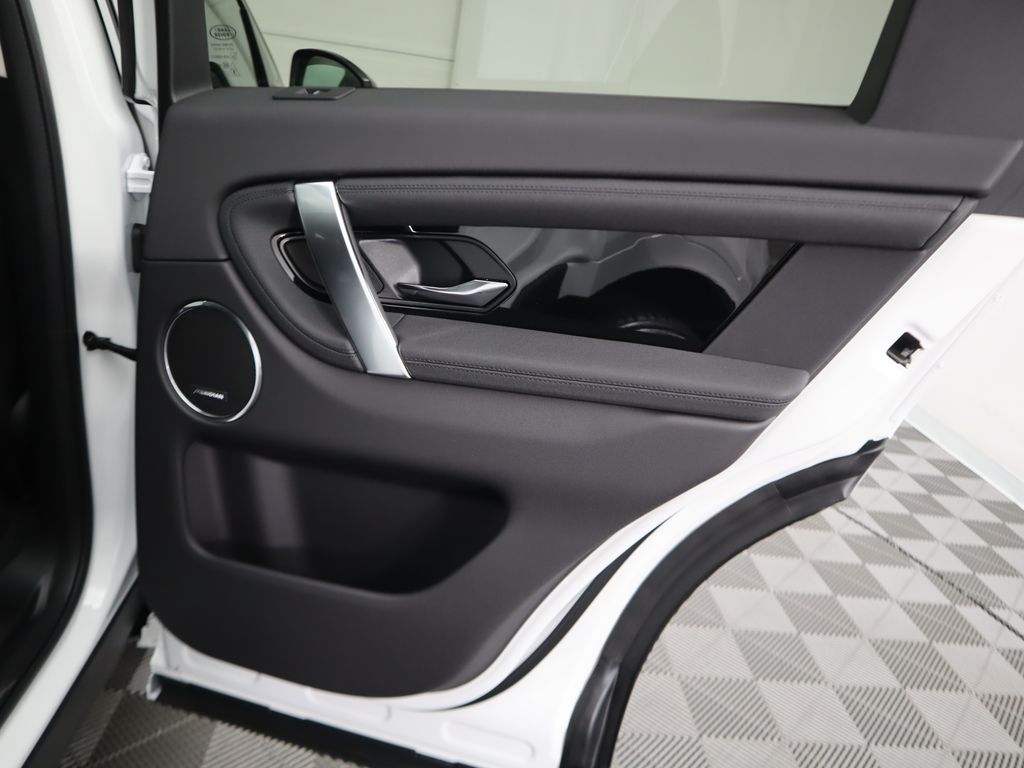 Thumbnail: 2024 Land Rover Discovery Sport - 28